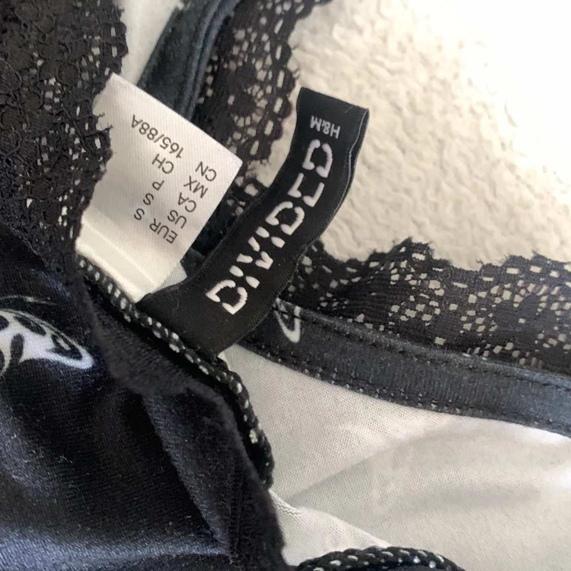 Svart fjärils klänning - 91