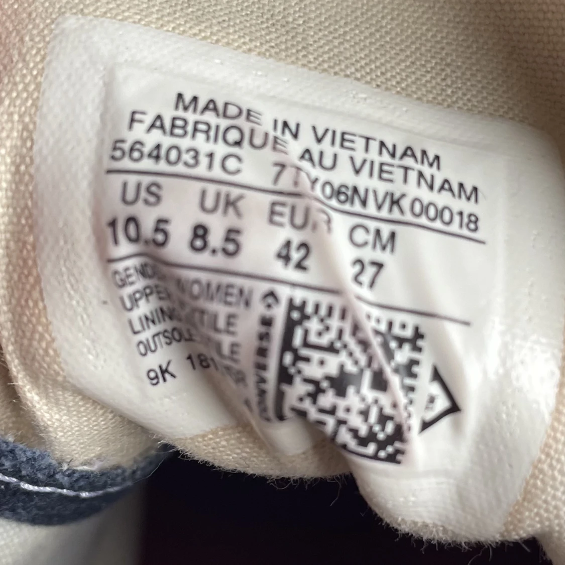 Mörkblå converse - 91