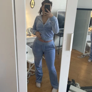 Juicy set - Ljusblått juicy set, med fickor på rumpan. Endast testad💗