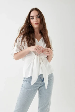 Ny blus/topp  - Helt oanvänd men lappen kvar. Superfin. Nypris 299kr