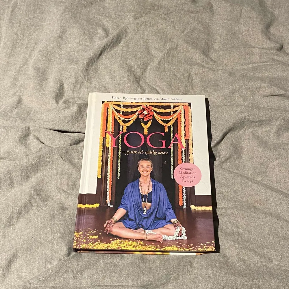 En bok om yoga . Övrigt.