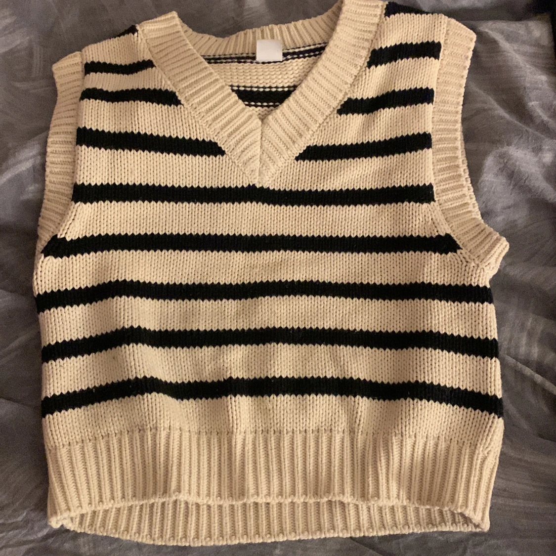 Stickad väst  - 90