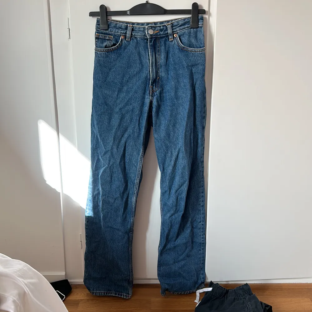 Köpare står för frakt . Jeans & Byxor.