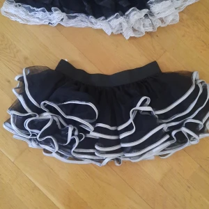 Rave fluffig tyll kjol! - Storlek; XS/SMALL (stretch i midjan)