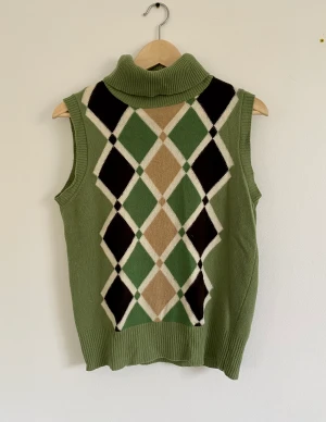 Grön pull over från Benetton - Grön pull over från Benetton, fint skick! 