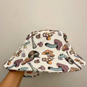 Buckethat - Cool buckethat från A.LAB.  Nyskick aldrig använd.