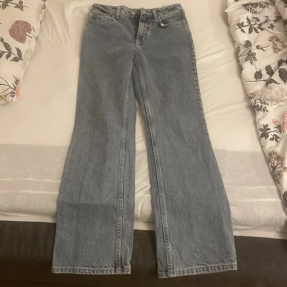 Säljer ett par tjej jeans i storlek xs. Jeans & Byxor.