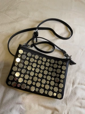 Axelväska  - Axelväska