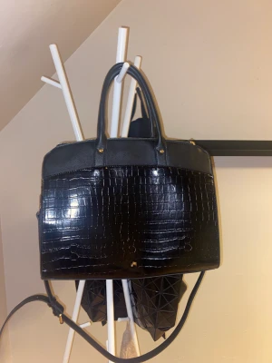 Black bag - Great condition, fits a laptop