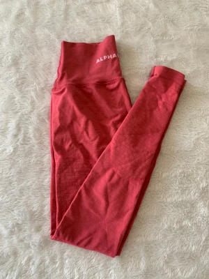 OG revival alphalete  - Nyskick alla tre. Har för mig den rosa och blåa är storlek S dock är den svarta XS