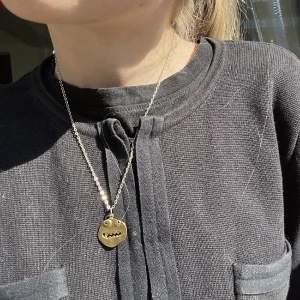 INTRESSEKOLL Maria Nilsdotter  - Skulle någon vara intresserad av att byta detta Maria Nilsdotter halsband, mot något annan från annat från Maria 🥰😇