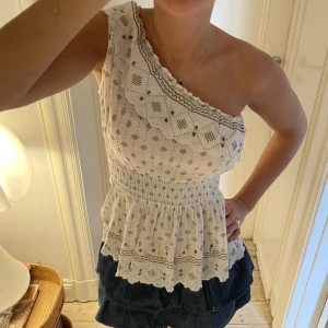 Sååå fin one shoulder topp - Wow så fin one shoulder topp, storlek S😍❤️