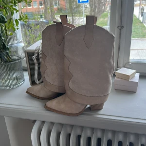 Cowboy boots  - Helt nya, oanvända boots i stl. 38 