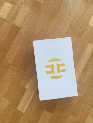 Basket skor  - Harden vol 7. Helt nya aldrig använda. PRIS KAN DISKUTERAS!!!