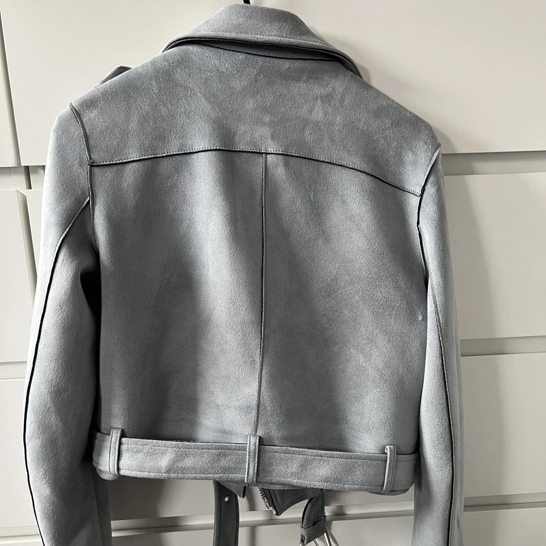 Blå mockajacka i perfekt skick - 90