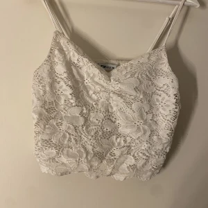 Linne  - 🤍Vitt fint spetslinne från new yorker!  🤍Strl M  🤍Använd få gånger  🤍50 kr