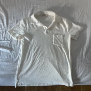 Piké - Snygg off-white piké, aldrig använts storlek S. Kostar 629 ny, köpare står för frakt.