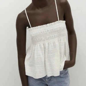 Sommartopp - Så söt topp från mango som inte kommer till användning 🤍 perfekt till sommaren!! 🫶🏼🌸 