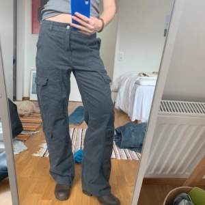 Cargobyxor/jeans från zara