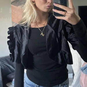 Svart bolero - Svart bolero!🖤