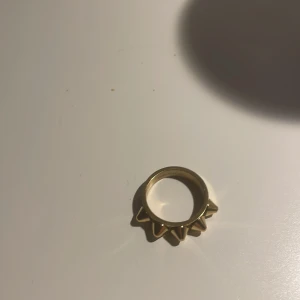 Edblad ring - Säljer denna Edblad ring! Inget fel på den den var bara för liten och jag kunde inte lämna tillbaka den. Så skriv om ni vill köpa💕