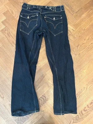 LEVIS ENGINEERED JEANS - vida levis jeans som sitter perfekt. 