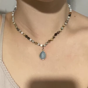 Halsband  - Halsband med pärlor och kristaller🌱💕