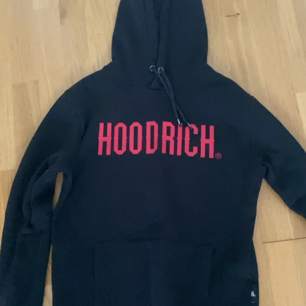 Hoodrich hoodie i bra skick säljes. Hoodies.