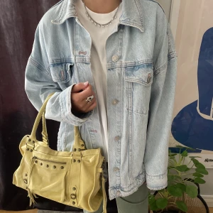 Jeansjacka - Jeansjacka med hjärta på ryggen💓 