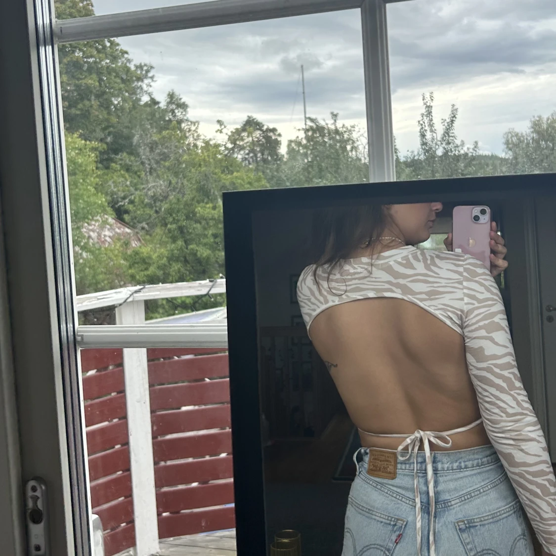 Långärmad tröja med öppen rygg - 91