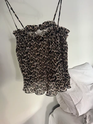  Leopard Linné - Säljer mitt jätte fina Leopard linné från hm stl xs som inte kommer till användning 