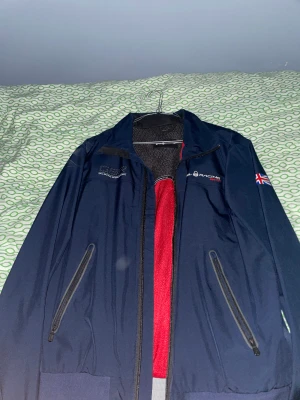 Sail racing jacka - Hej säljer min sälj racing x gortex jacka kostar 5000kr nypris i storlek M