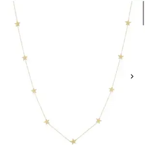 Säljer denna stjärn halsband från Edblad pågrund att jag inte riktigt gillar guld så den har inte kommit till användning!!❤️kostar egentligen 399 men säljer för 250kr❤️ 