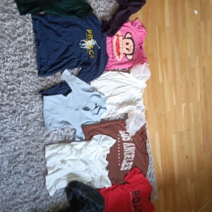 Tshirts - Jag säljer dessa tshirts. Kontakta mig för intresse, pris och bättre bilder. Kosta mellab 30-150 kr