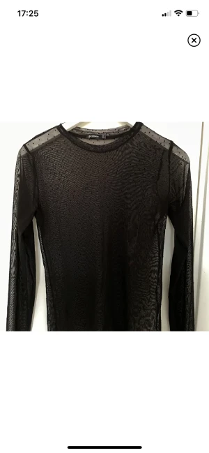 Mesh tröja - Mesh topp, perfekt för att ha en snygg BH under eller en t-shirt över. Perfekt för sommarens alla festivaler! ⭐️