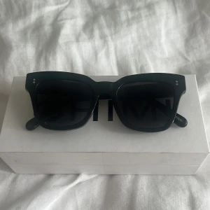 Chimi - Jätte coola o snygga solglasögon från Chimi! Jättebra skick och köpt i somras! Pris kan diskuteras 