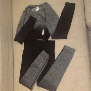 Gymshark svart ombre - Gymshark Svart ombre. Slutsåld på hemsidan. Tröjan och byxan är i storlek s. 