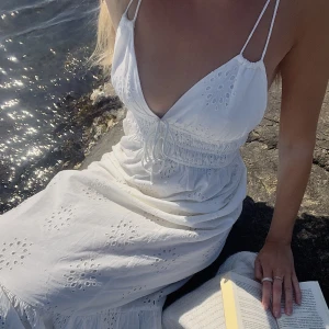 Klänning, Gina Tricot - Använd 1-2 gånger. Superfin men kommer tyvärr inte till användning💗