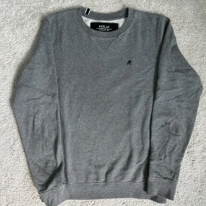 Tröja från Replay - Säljer en tröja från Replay då den inte längre kommer till användning. Nypris 1500 kr, storlek M