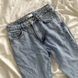 Gina straight leg jeans men inte föör lösa.  Använt endast 2 gånger 🌸