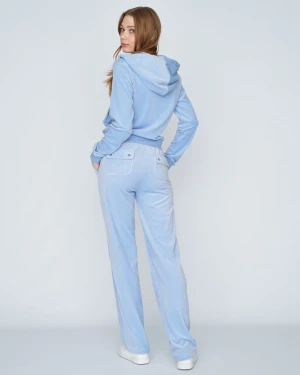 ljusblå juicybyxor  - säljer dessa fina ljusblåa juicybyxorna. De är lite blekta längst ner då de är för långa på mej, men tror d försvinner om man tvättar för hand. Skicka privat för egna bilder! Kan även tänka mej att byta mot samma färg eller annan färg i xs/xxs!