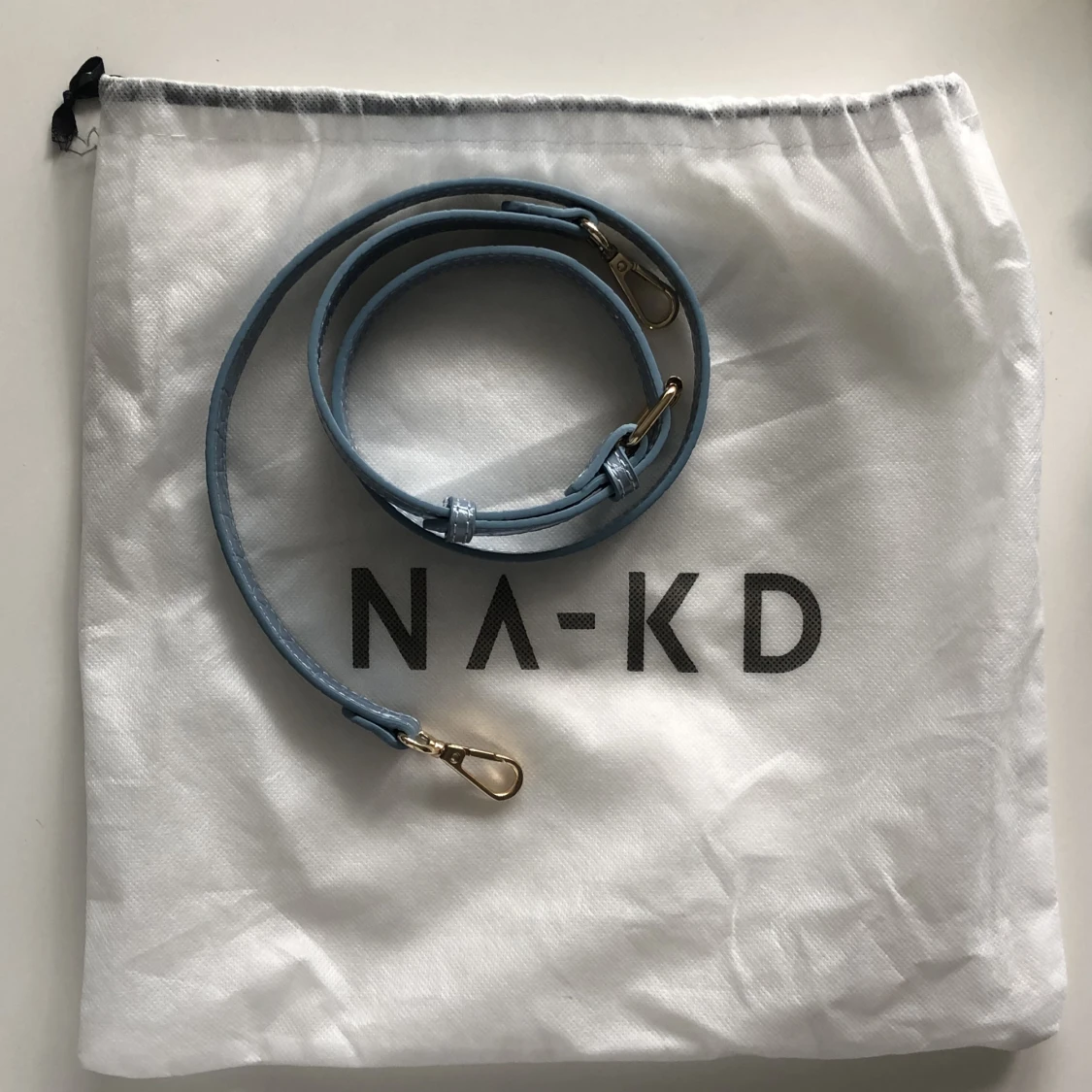 Unik ljusblå NA-KD väska - 90