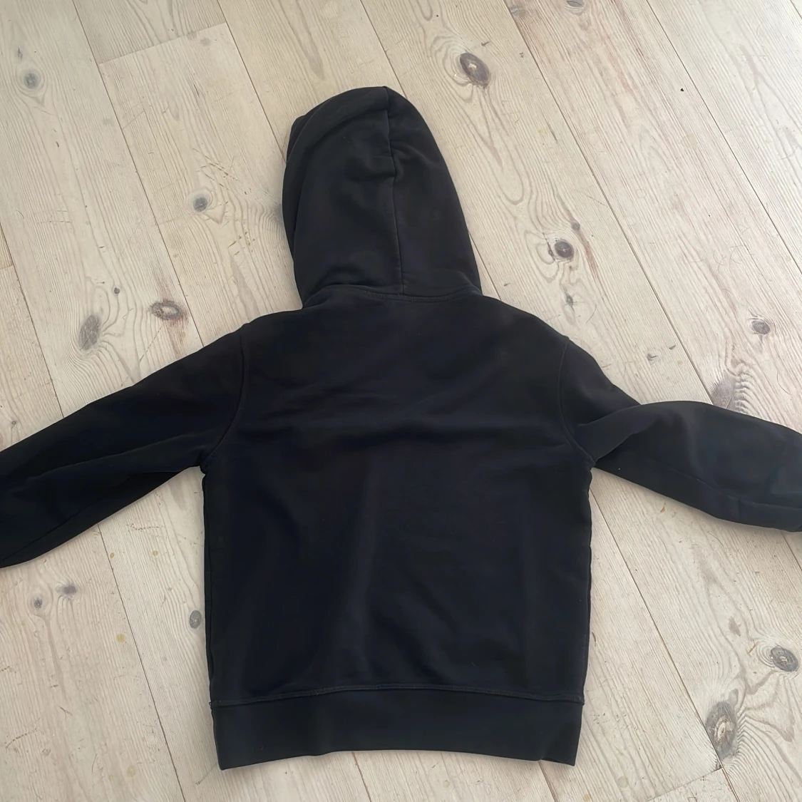 Säljer en dsquared hoodie! - 90