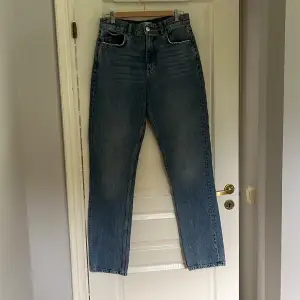 Jeans från Gina tricot storlek 40