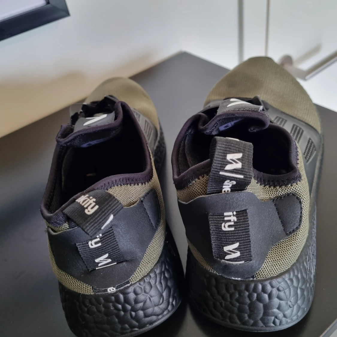 Olivgröna sneakers - 91