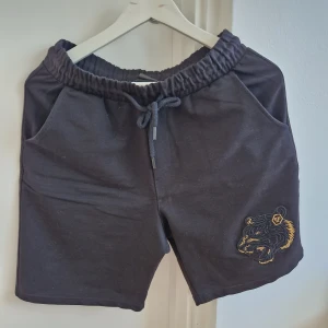 Philipp Plein shorts  - Helt nya Philipp Plein shorts i mycket skönt material. Storlek M