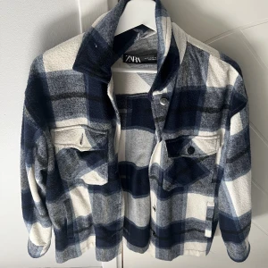 Rutig jacka💙 - En jacka som är helt slutsåld som är så trendig och oversized 💙