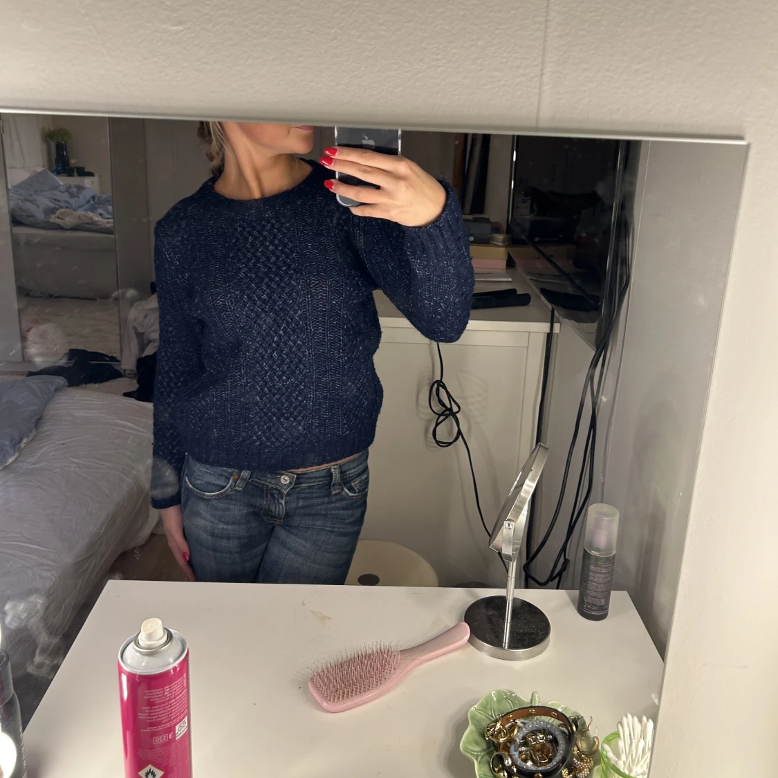 Stickad mörkblå tröja  - 90