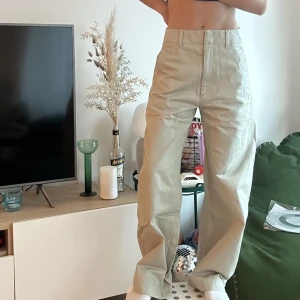 uniqlo high rise parachute pants  - SWISH ONLY 🚨 MSG BEFORE BUYING. 