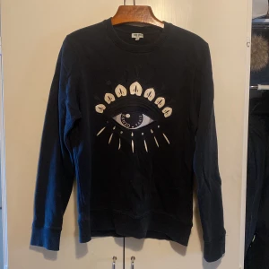 Kenzo tröja  - Säljer massa kläder som jag inte använder längre. Kan diskutera pris vid snabb affär 